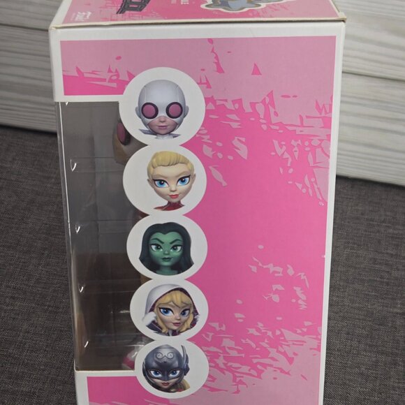 2017 Summer Convention Exclusive Marvel Rock Candy Gwenpool Vinyl Collectible - Picture 2 of 6